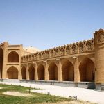 قلعه خشتی مورچه خورت و کاروانسرای شاه مادر