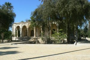 پاورپوینت معماری عمارت صمیمی رامهرمز