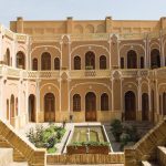 پاورپوینت عملکرد حیاط مرکزی در اقلیم گرم و خشک